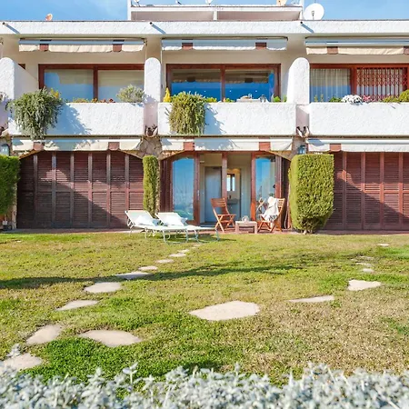 Apartment Lets Holidays Garden House In Front Of The