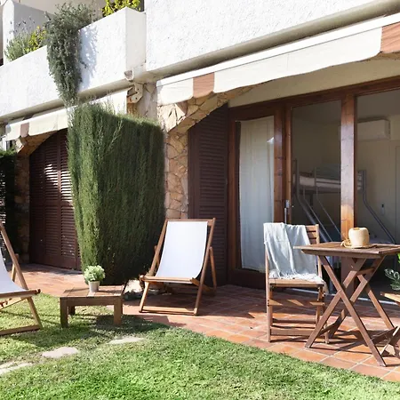 Apartment Lets Holidays Garden House In Front Of The Tossa de Mar